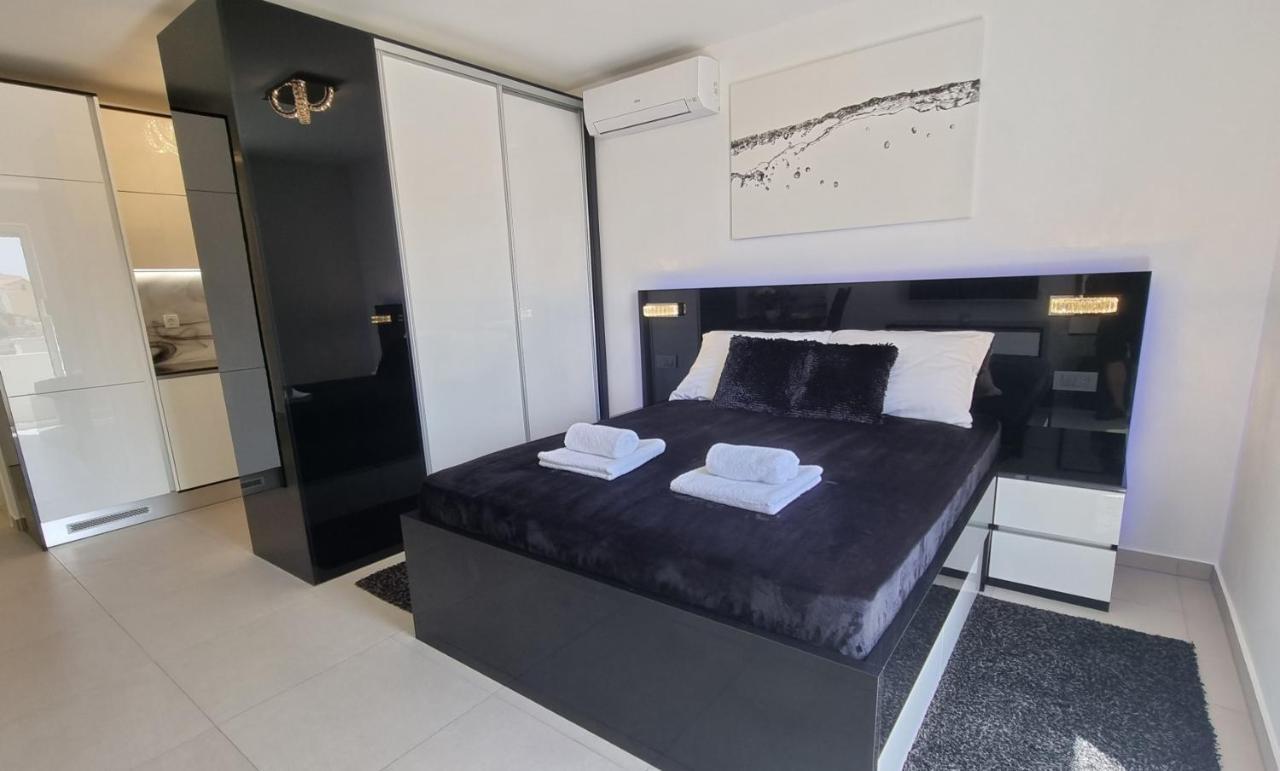 קרק Bartol Luxury Apartments Krk Croatia, With Own Hot Tub - Whirlpool מראה חיצוני תמונה