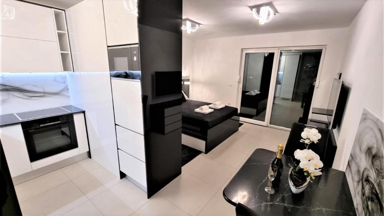 קרק Bartol Luxury Apartments Krk Croatia, With Own Hot Tub - Whirlpool מראה חיצוני תמונה
