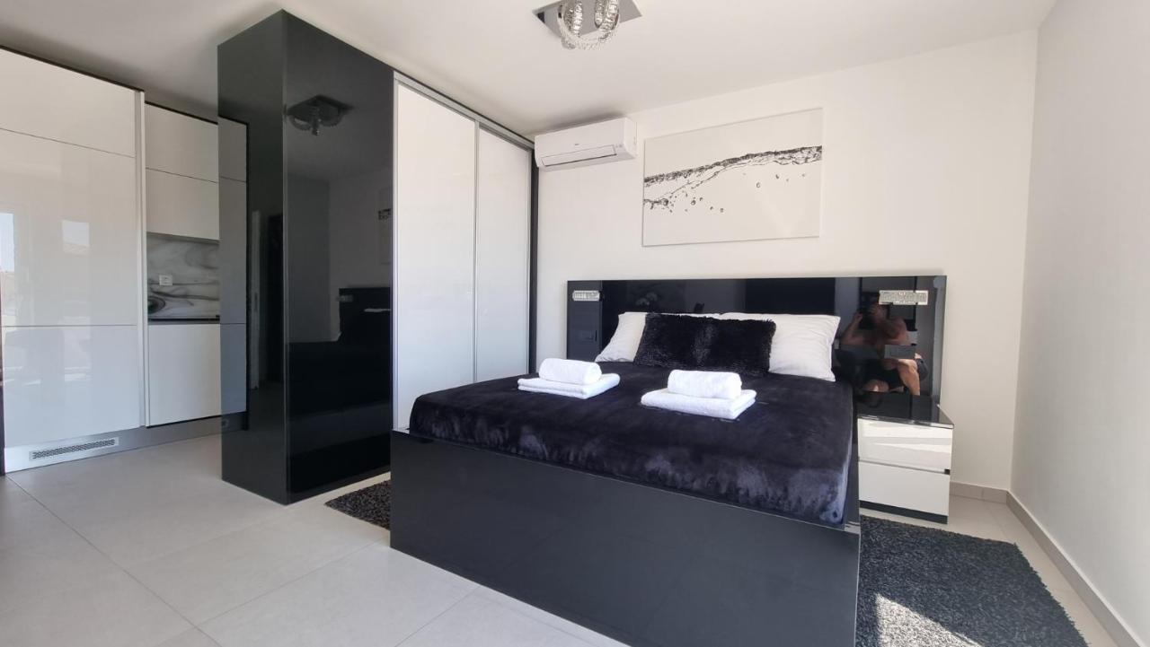 קרק Bartol Luxury Apartments Krk Croatia, With Own Hot Tub - Whirlpool מראה חיצוני תמונה