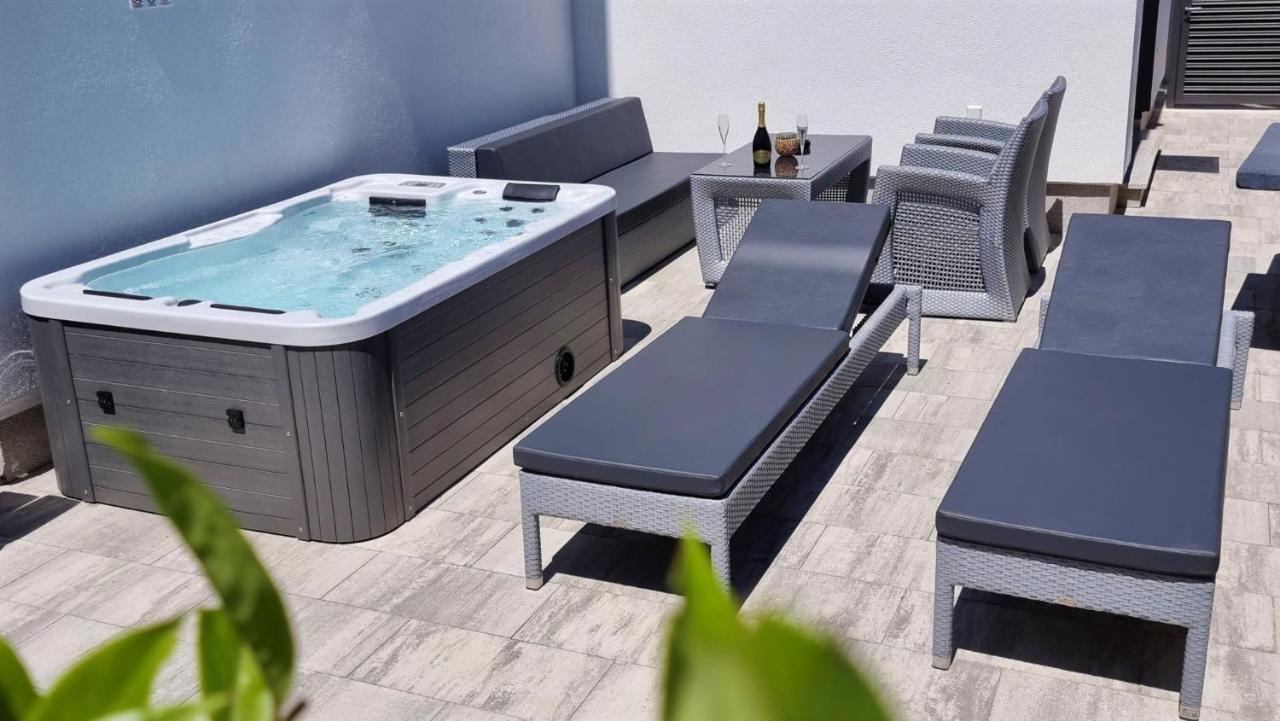קרק Bartol Luxury Apartments Krk Croatia, With Own Hot Tub - Whirlpool מראה חיצוני תמונה