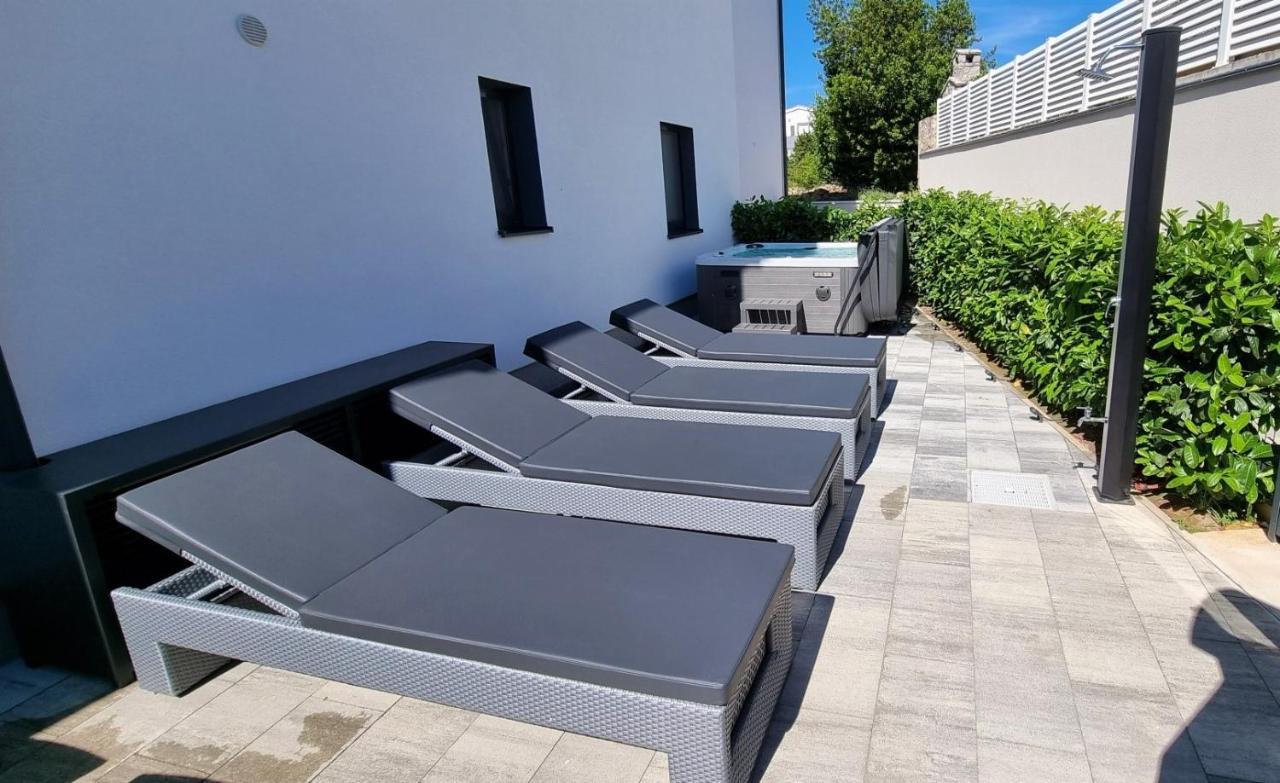 קרק Bartol Luxury Apartments Krk Croatia, With Own Hot Tub - Whirlpool מראה חיצוני תמונה