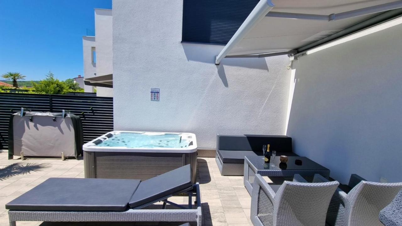 קרק Bartol Luxury Apartments Krk Croatia, With Own Hot Tub - Whirlpool מראה חיצוני תמונה