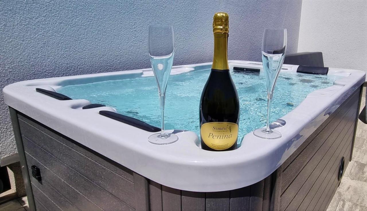 קרק Bartol Luxury Apartments Krk Croatia, With Own Hot Tub - Whirlpool מראה חיצוני תמונה