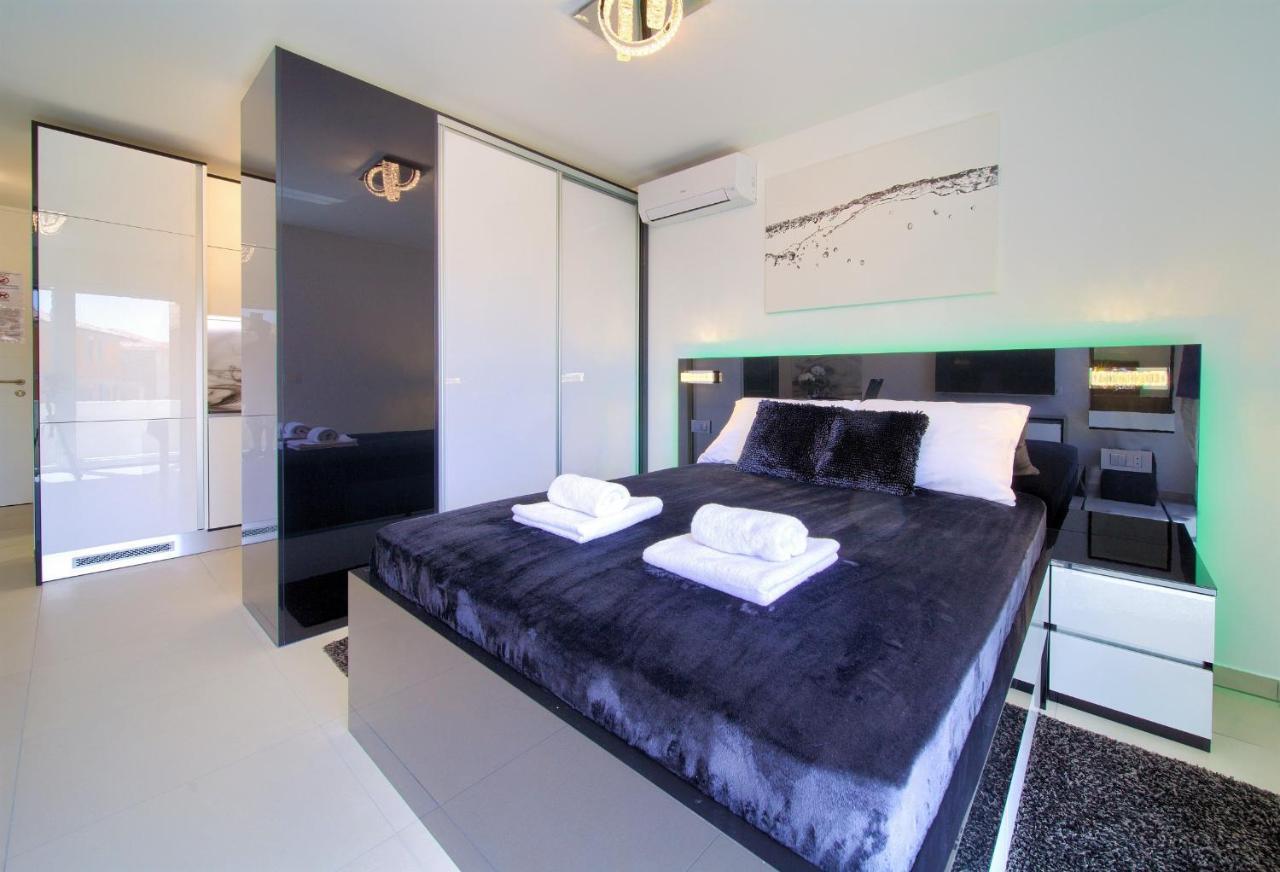קרק Bartol Luxury Apartments Krk Croatia, With Own Hot Tub - Whirlpool מראה חיצוני תמונה