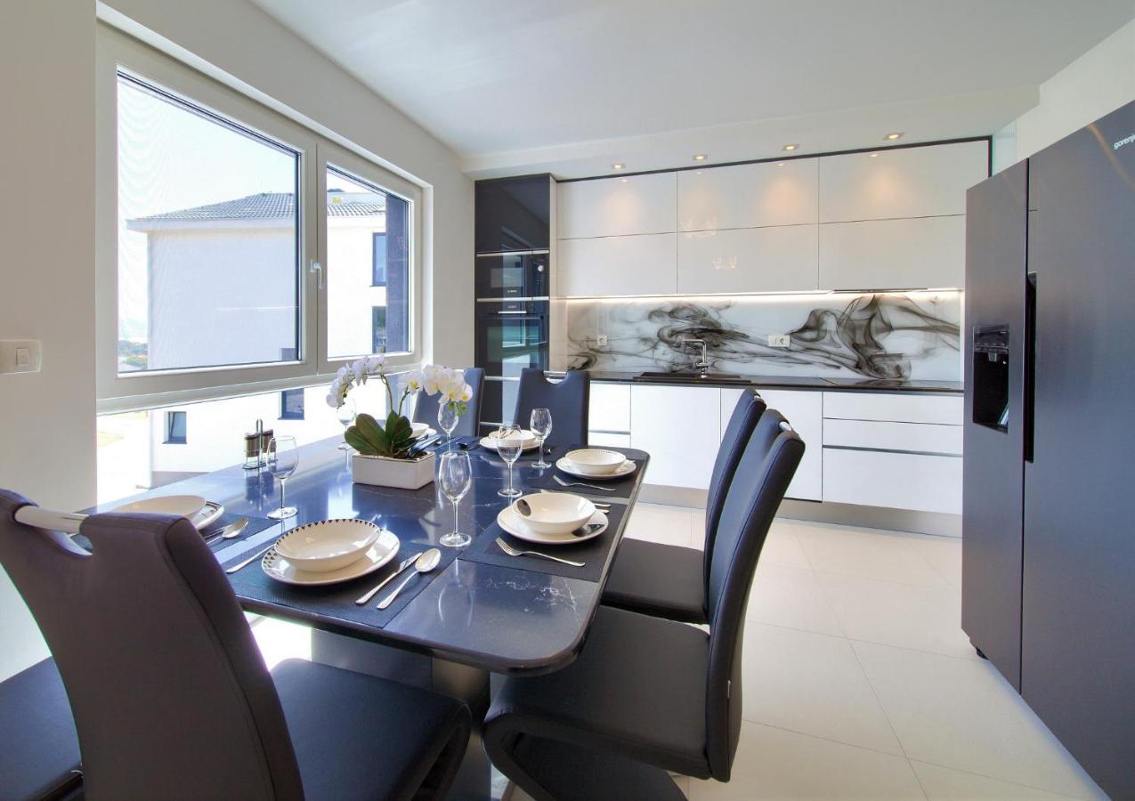 קרק Bartol Luxury Apartments Krk Croatia, With Own Hot Tub - Whirlpool מראה חיצוני תמונה